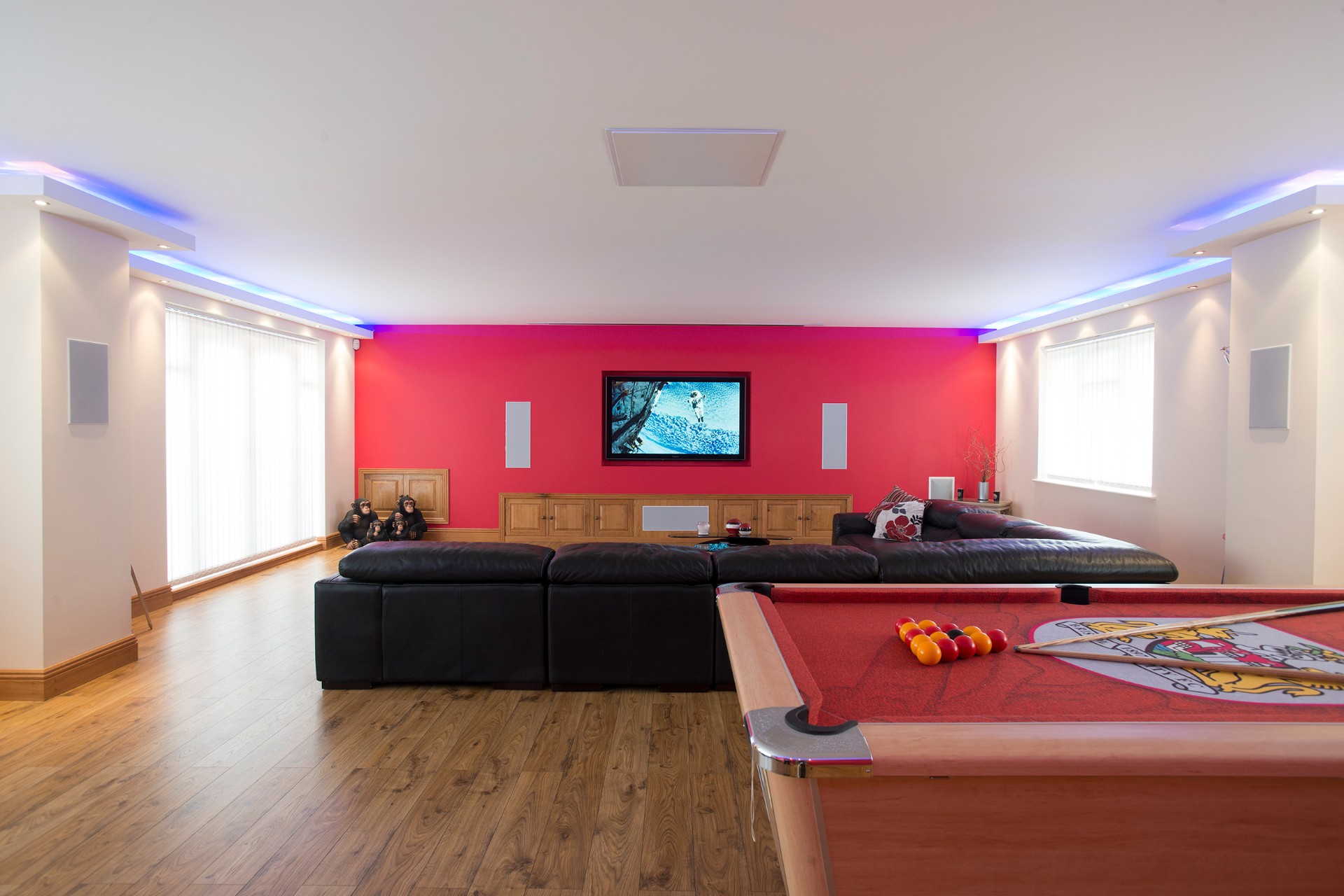 Home cinema system with integrated multiple screens throughout the house Image