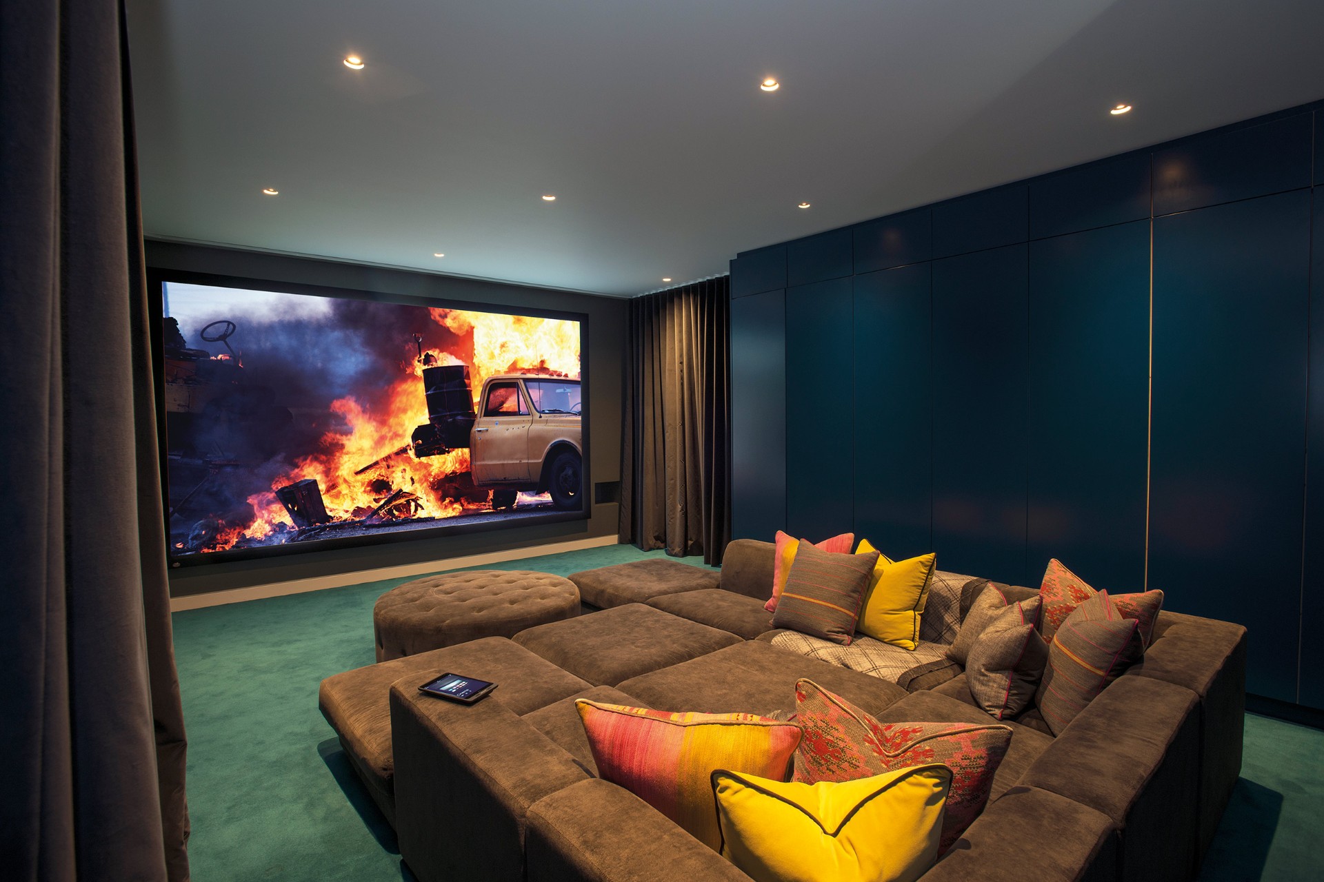 Home automation with best cinema system installation Image