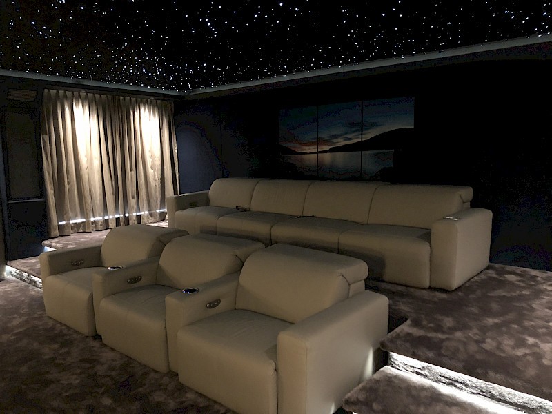 Perfect home cinema seating with Cyberhomes gallery image 1